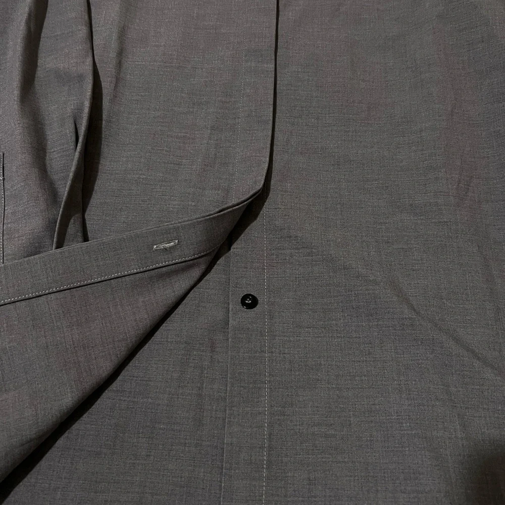 Grey shirt - Picture 4 of 11